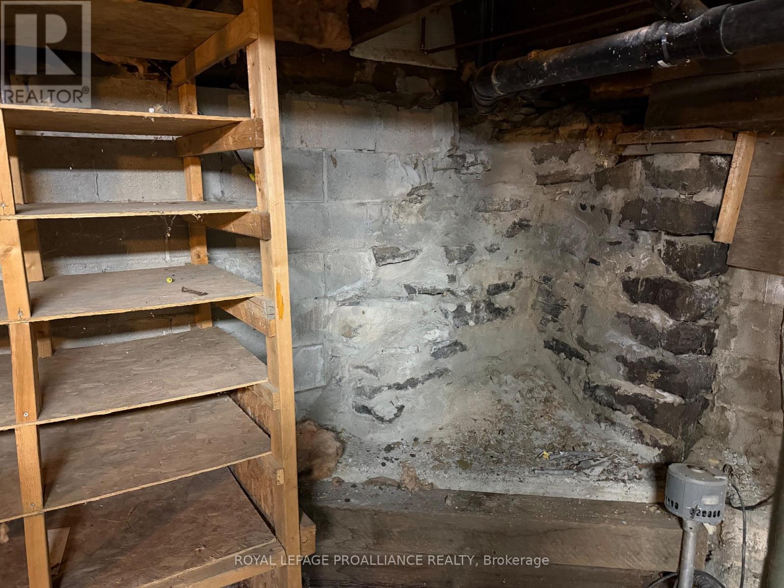 125 JAMES STREET W, Brockville, Ontario, K6V4A3 — Photo 33