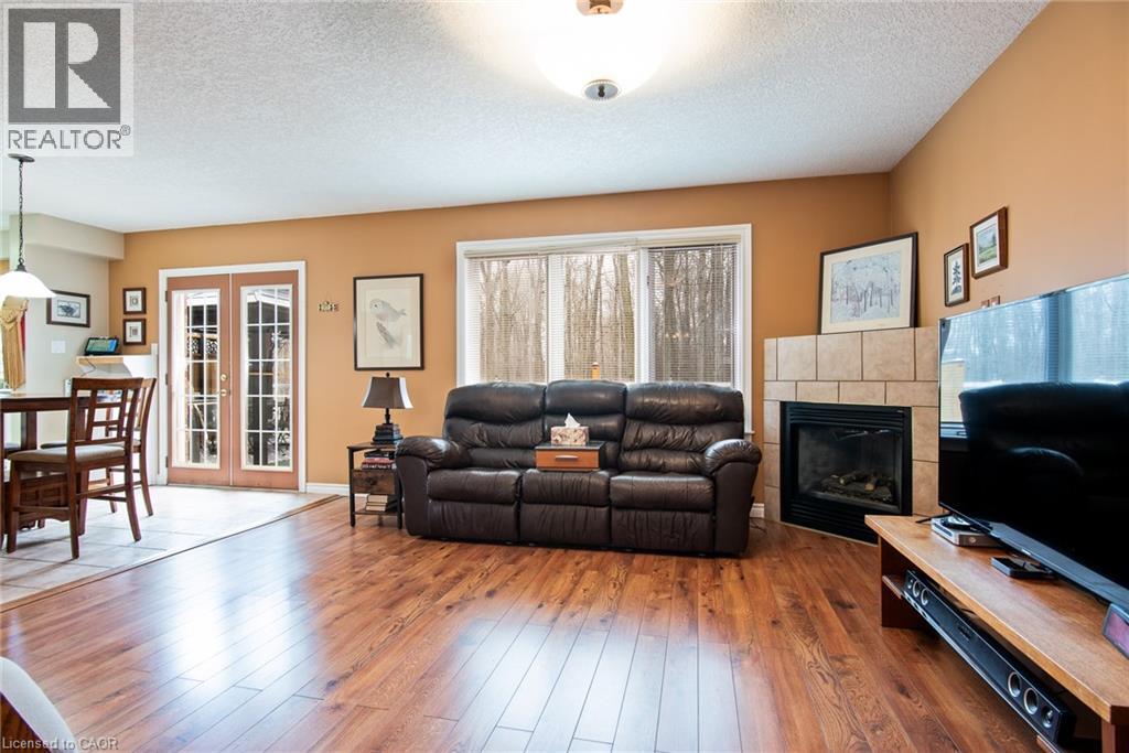 128 EBY Crescent, New Hamburg, Ontario, N3A1Z2 — Photo 7