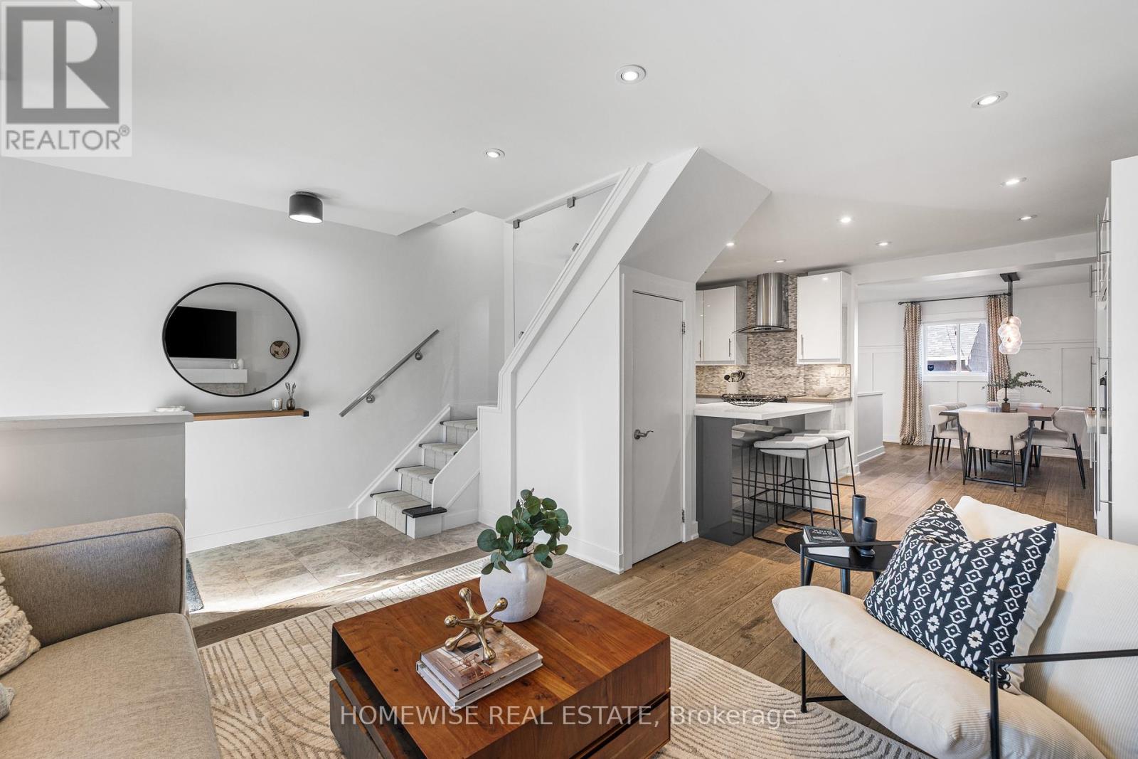 220 ROBINA AVENUE, Toronto (Oakwood Village), Ontario, M6C3Z1 — Photo 4