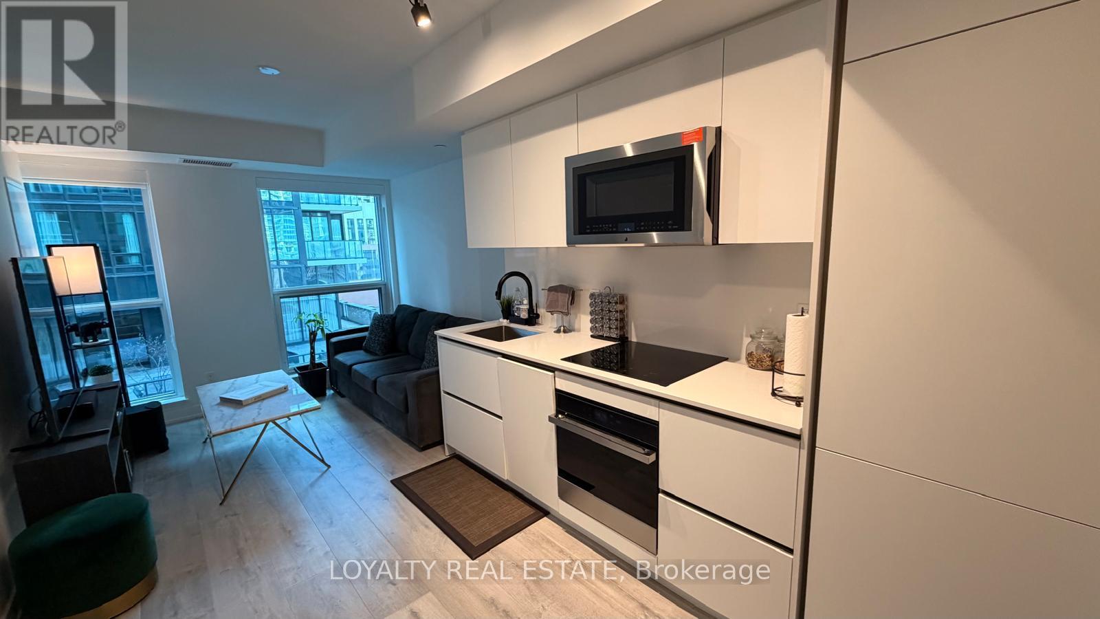 805 - 327 KING STREET W, Toronto (Waterfront Communities), Ontario, M5V1J5 — Photo 5