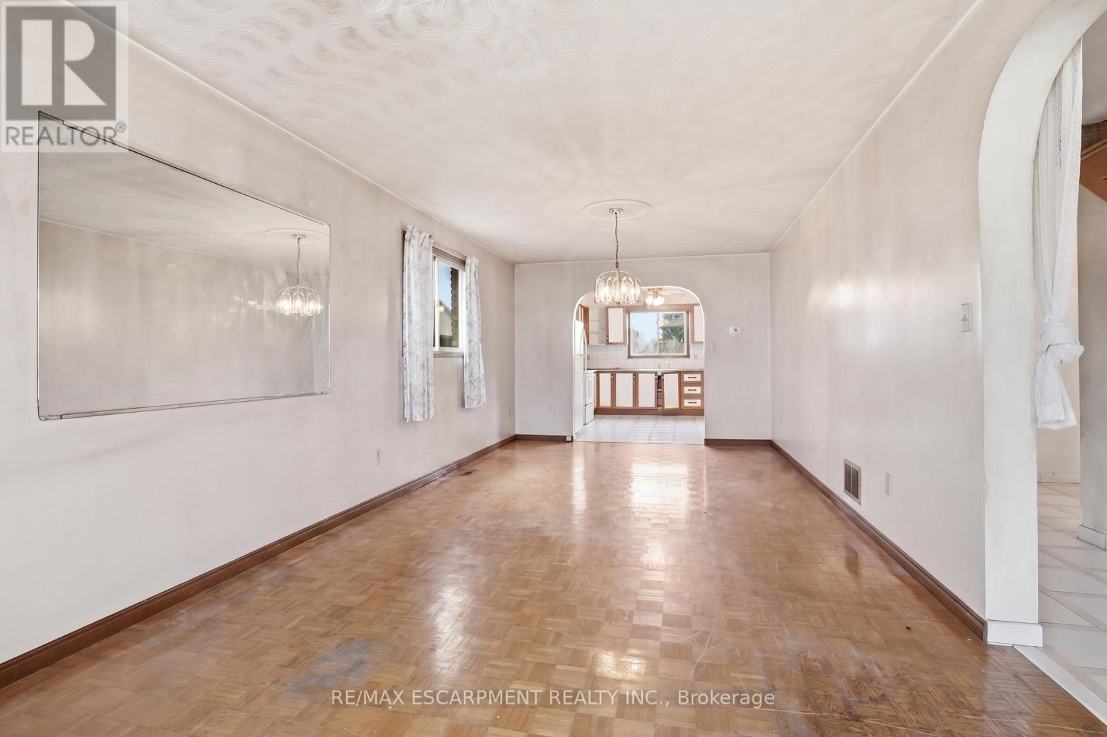 60 REXFORD DRIVE, Hamilton (Randall), Ontario, L8W2L9 — Photo 4