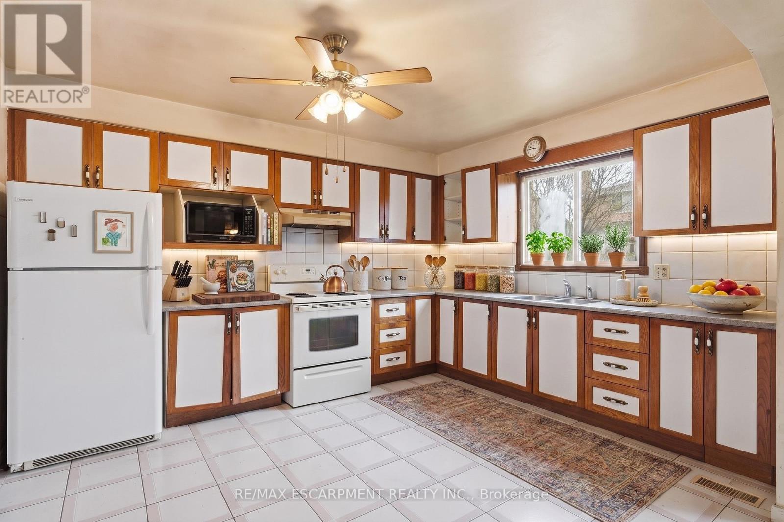 60 REXFORD DRIVE, Hamilton (Randall), Ontario, L8W2L9 — Photo 5