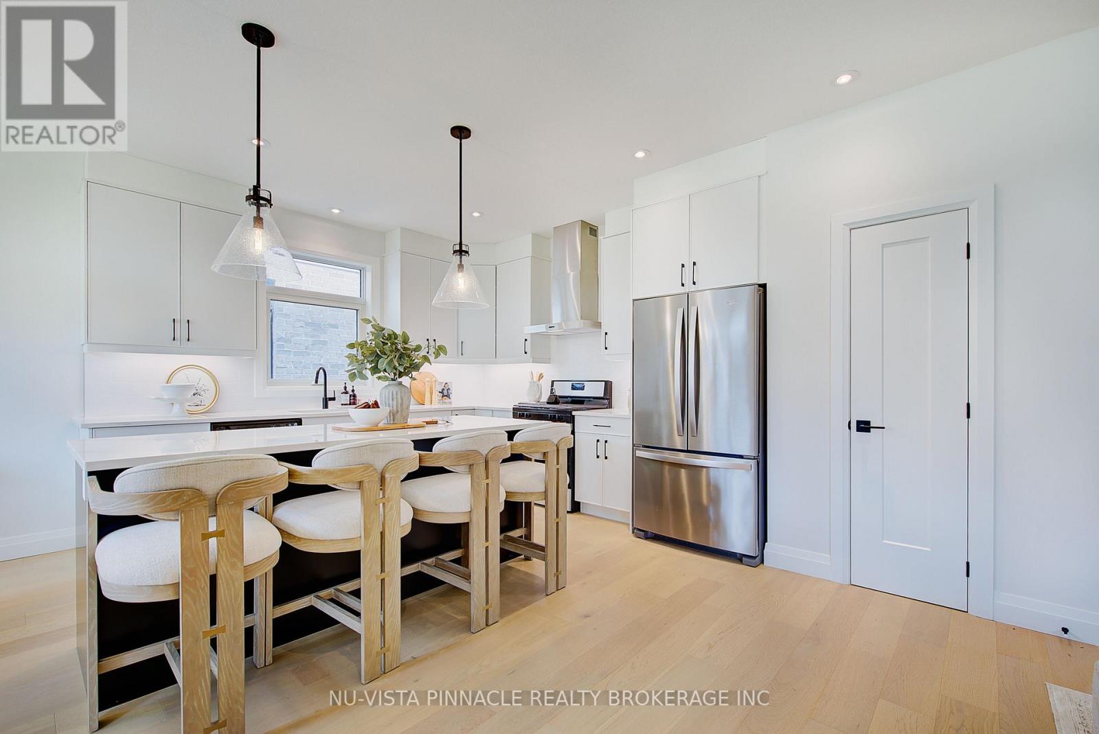 1685 BRAYFORD AVENUE, London South (South K), Ontario, N6K0H1 — Photo 4