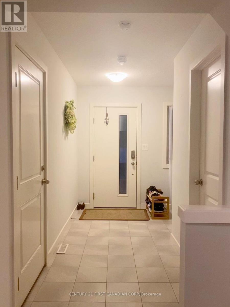 7 EMPIRE PARKWAY, St. Thomas, Ontario, N5R0E9 — Photo 2