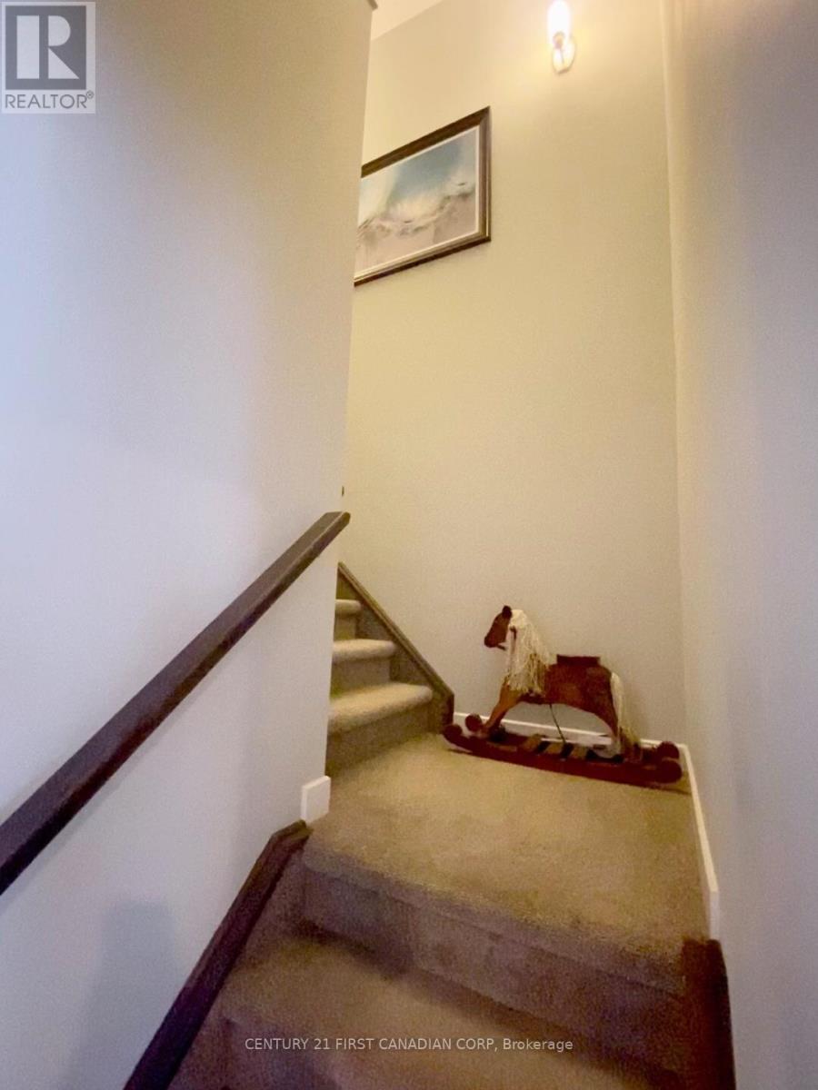 7 EMPIRE PARKWAY, St. Thomas, Ontario, N5R0E9 — Photo 6