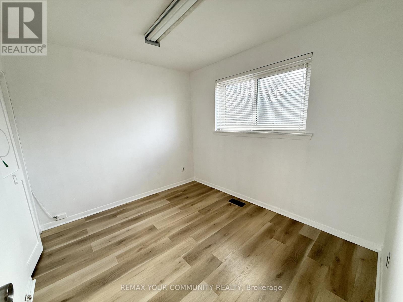 UPPER - 17 REGATTA CRESCENT, Toronto (Newtonbrook West), Ontario, M2R2X7 — Photo 10