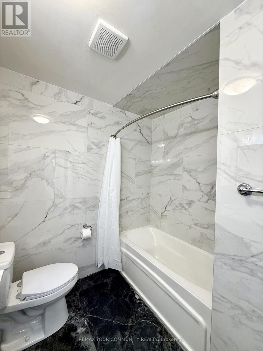 UPPER - 17 REGATTA CRESCENT, Toronto (Newtonbrook West), Ontario, M2R2X7 — Photo 12