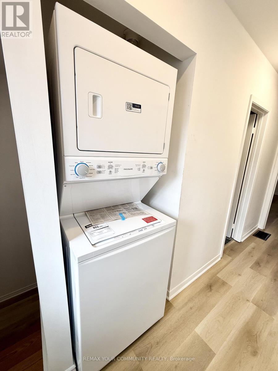 UPPER - 17 REGATTA CRESCENT, Toronto (Newtonbrook West), Ontario, M2R2X7 — Photo 21