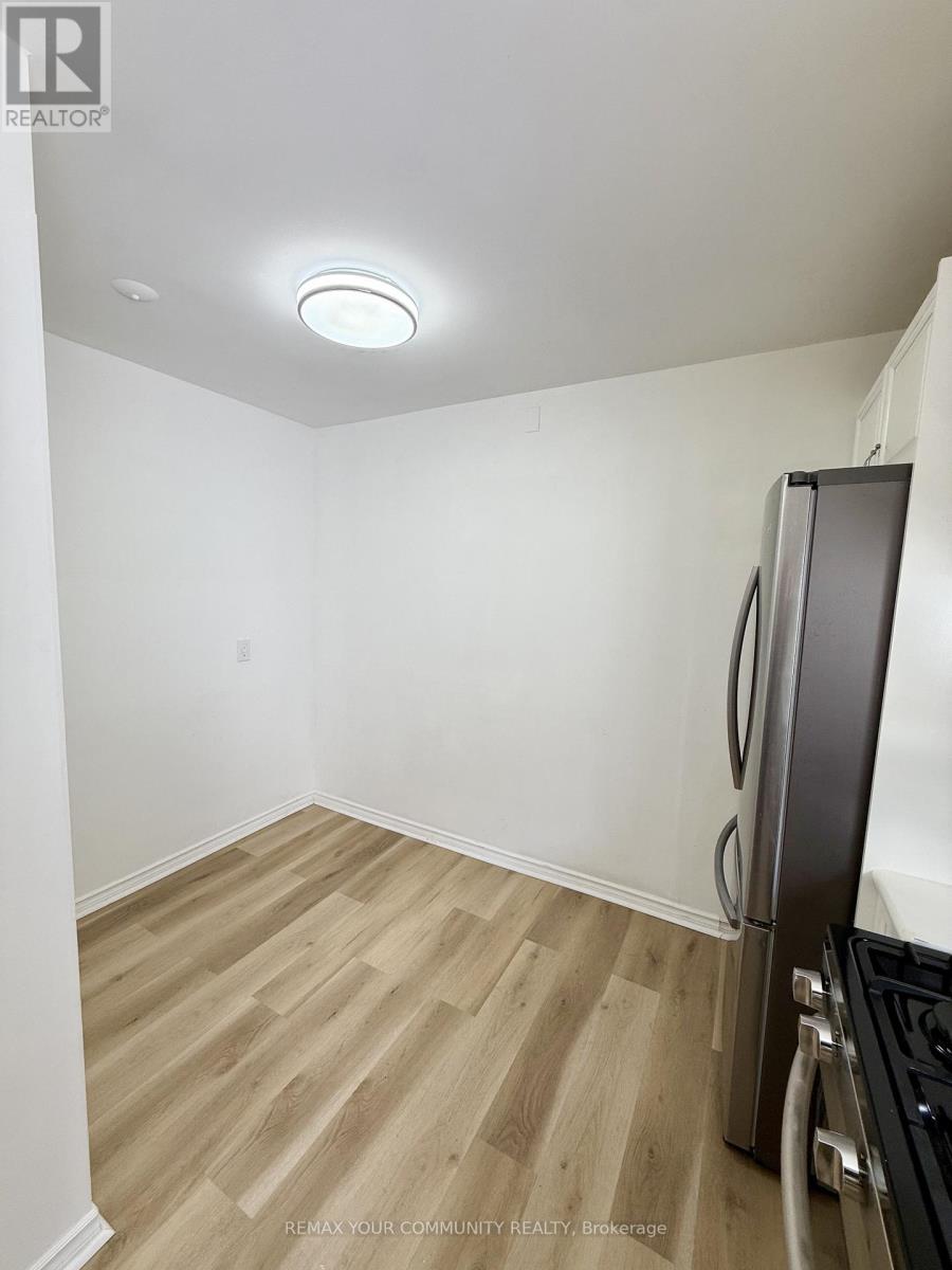 UPPER - 17 REGATTA CRESCENT, Toronto (Newtonbrook West), Ontario, M2R2X7 — Photo 5