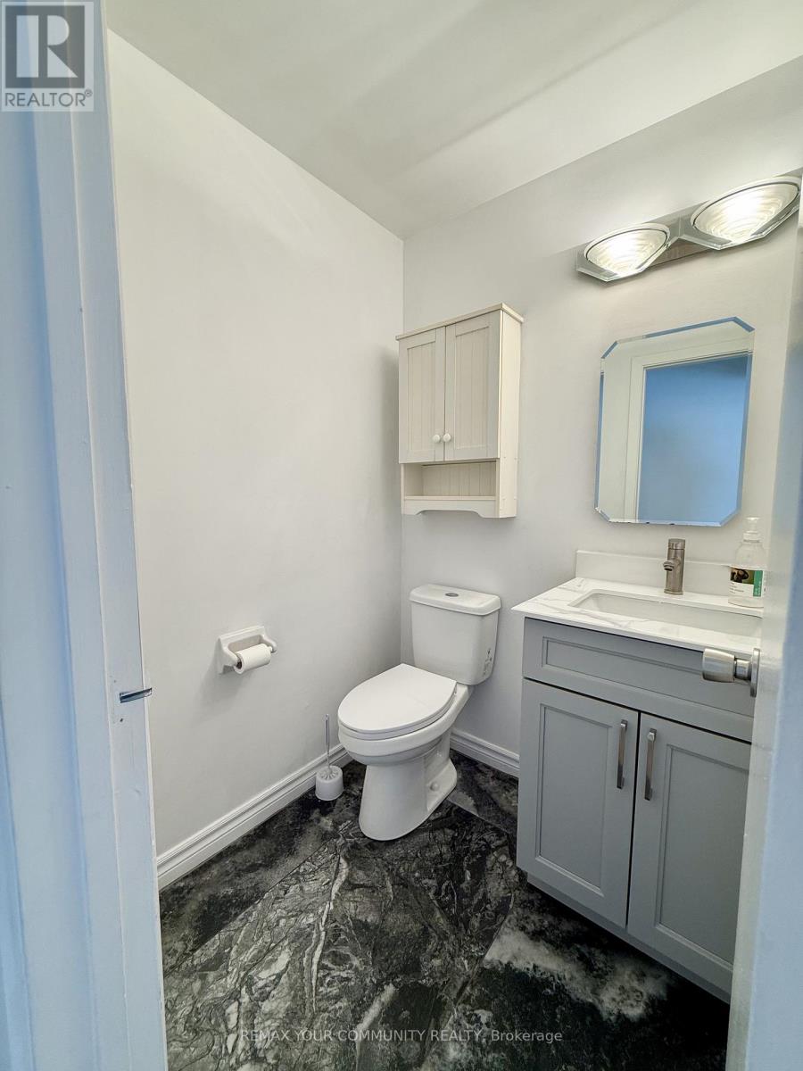 UPPER - 17 REGATTA CRESCENT, Toronto (Newtonbrook West), Ontario, M2R2X7 — Photo 7