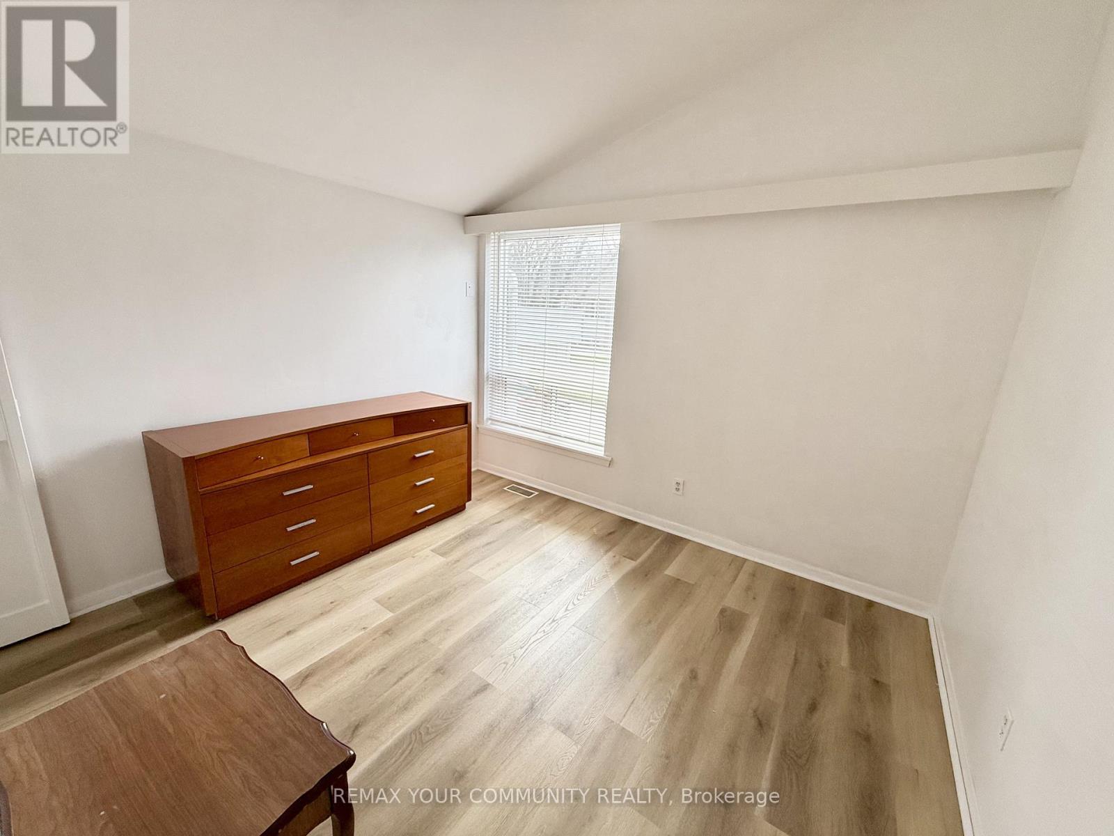 UPPER - 17 REGATTA CRESCENT, Toronto (Newtonbrook West), Ontario, M2R2X7 — Photo 8