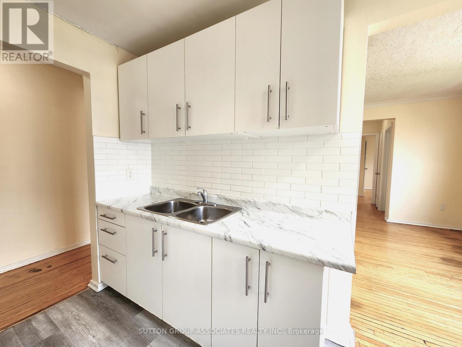 301 - 3 GREENBROOK DRIVE, Toronto (Beechborough-Greenbrook), Ontario, M6M2J8 — Photo 4