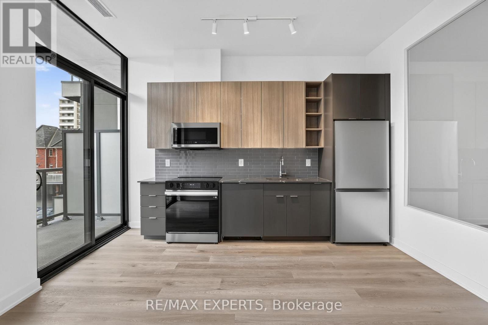 204 - 2075 LAKESHORE ROAD, Burlington (Brant), Ontario, L7R1E2 — Photo 15