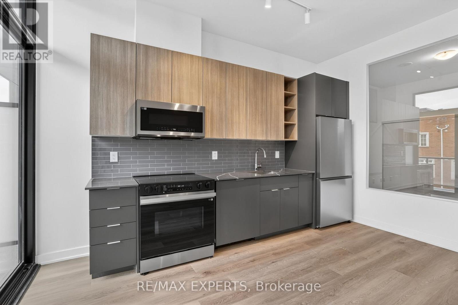 204 - 2075 LAKESHORE ROAD, Burlington (Brant), Ontario, L7R1E2 — Photo 18