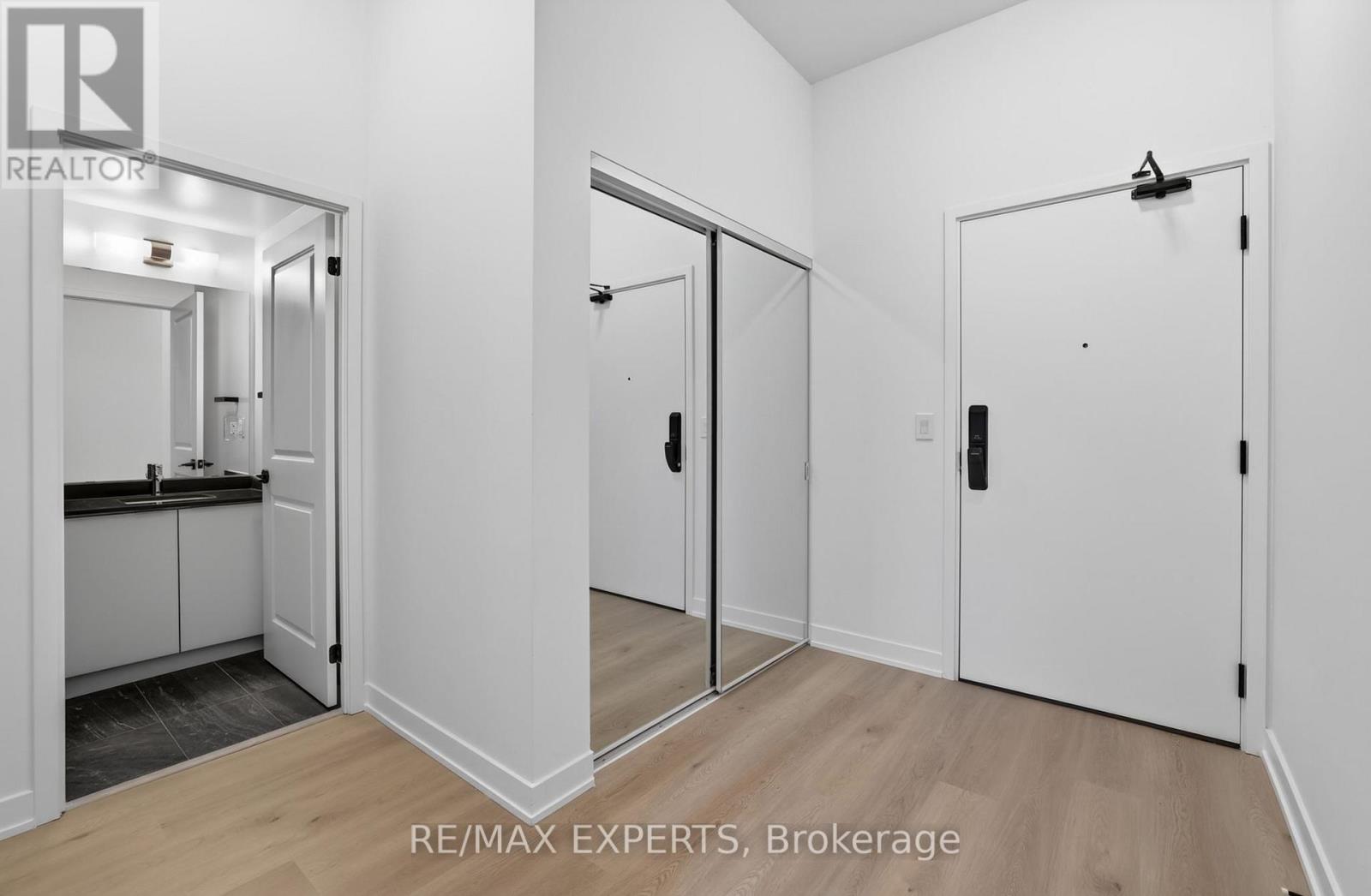 204 - 2075 LAKESHORE ROAD, Burlington (Brant), Ontario, L7R1E2 — Photo 8