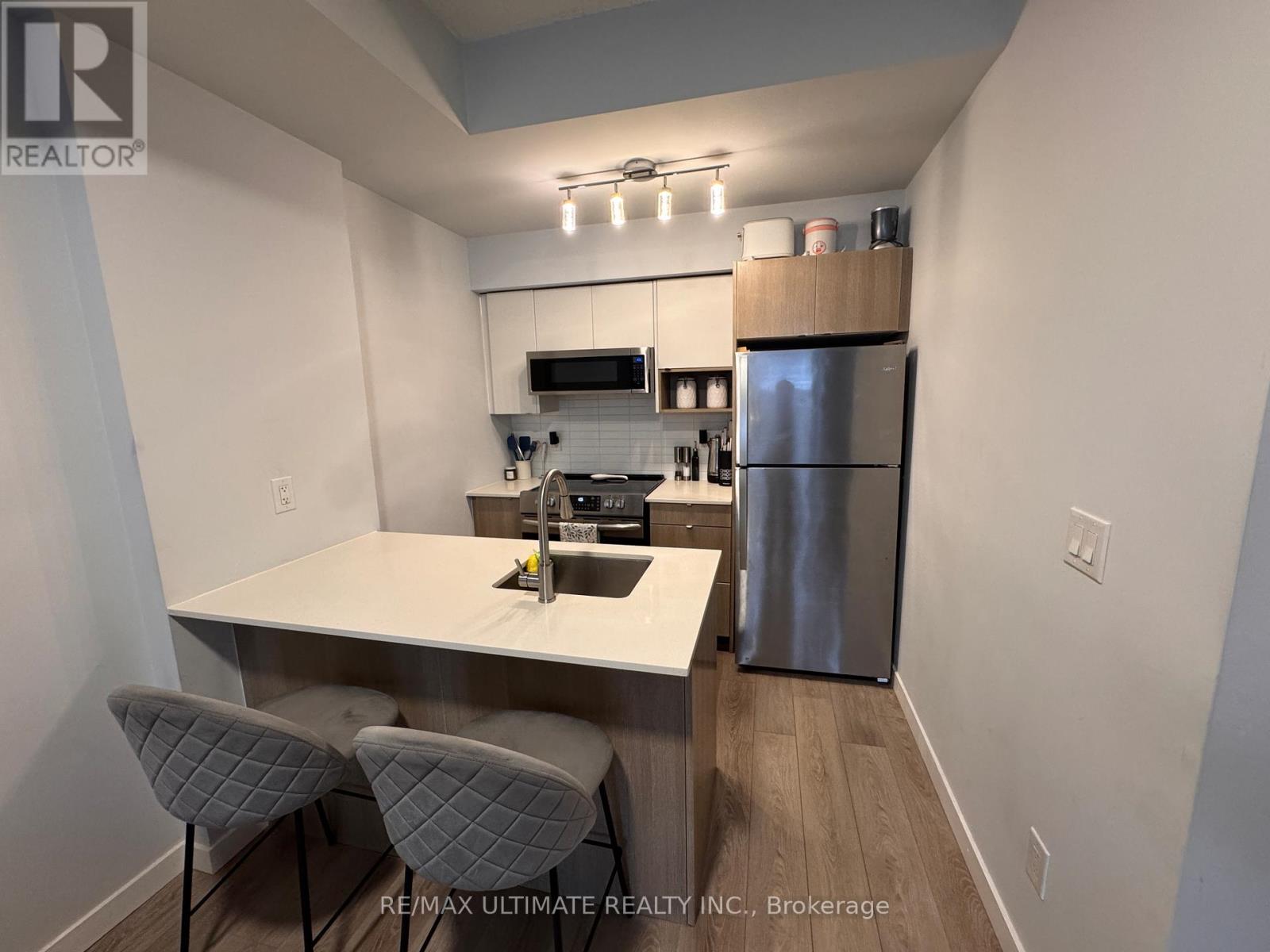 113 - 1135 COOKE BOULEVARD, Burlington (LaSalle), Ontario, L7T0C3 — Photo 4