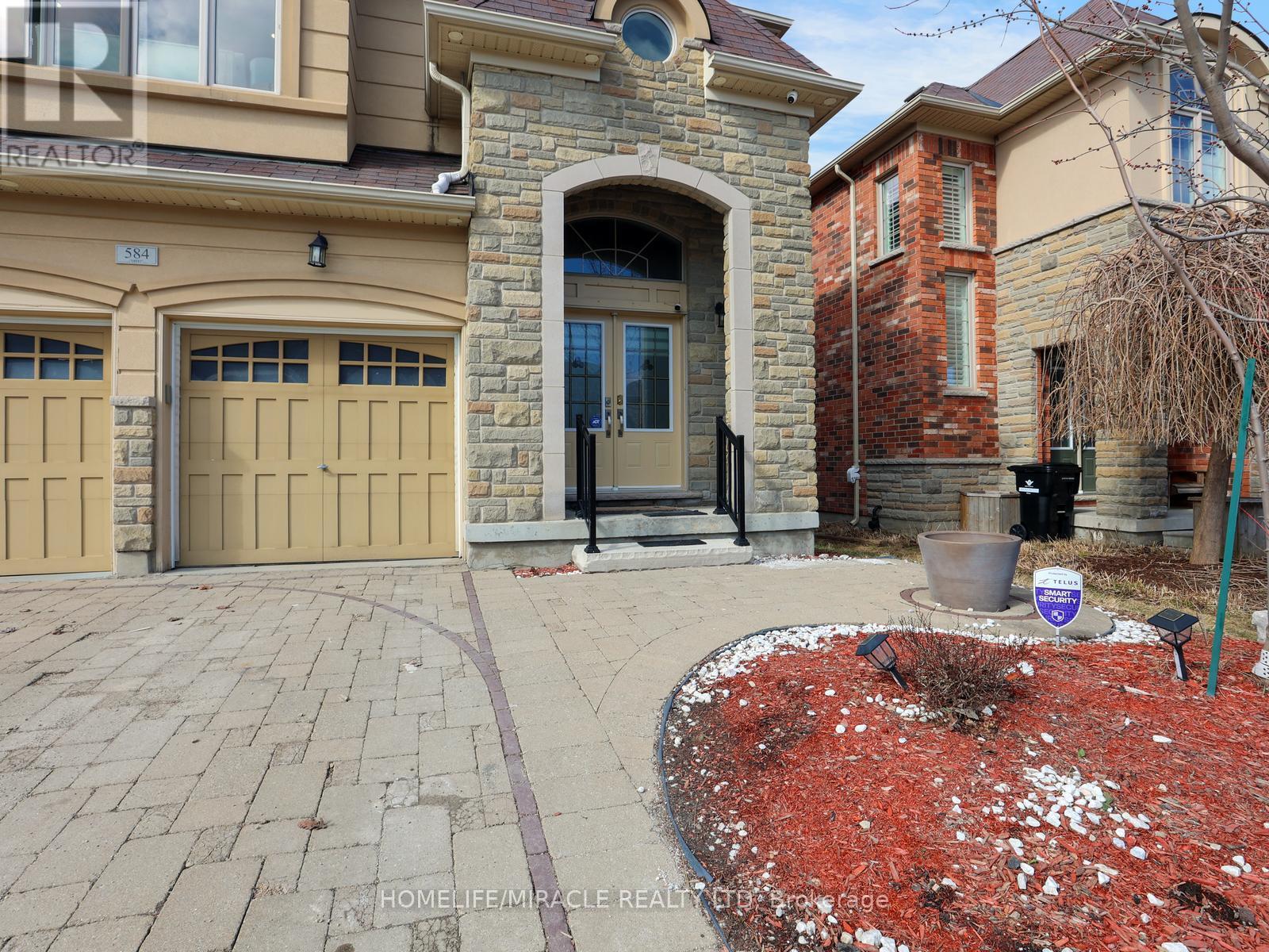 584 PINERY TRAIL, Waterloo, Ontario, N2V2Y3 — Photo 3