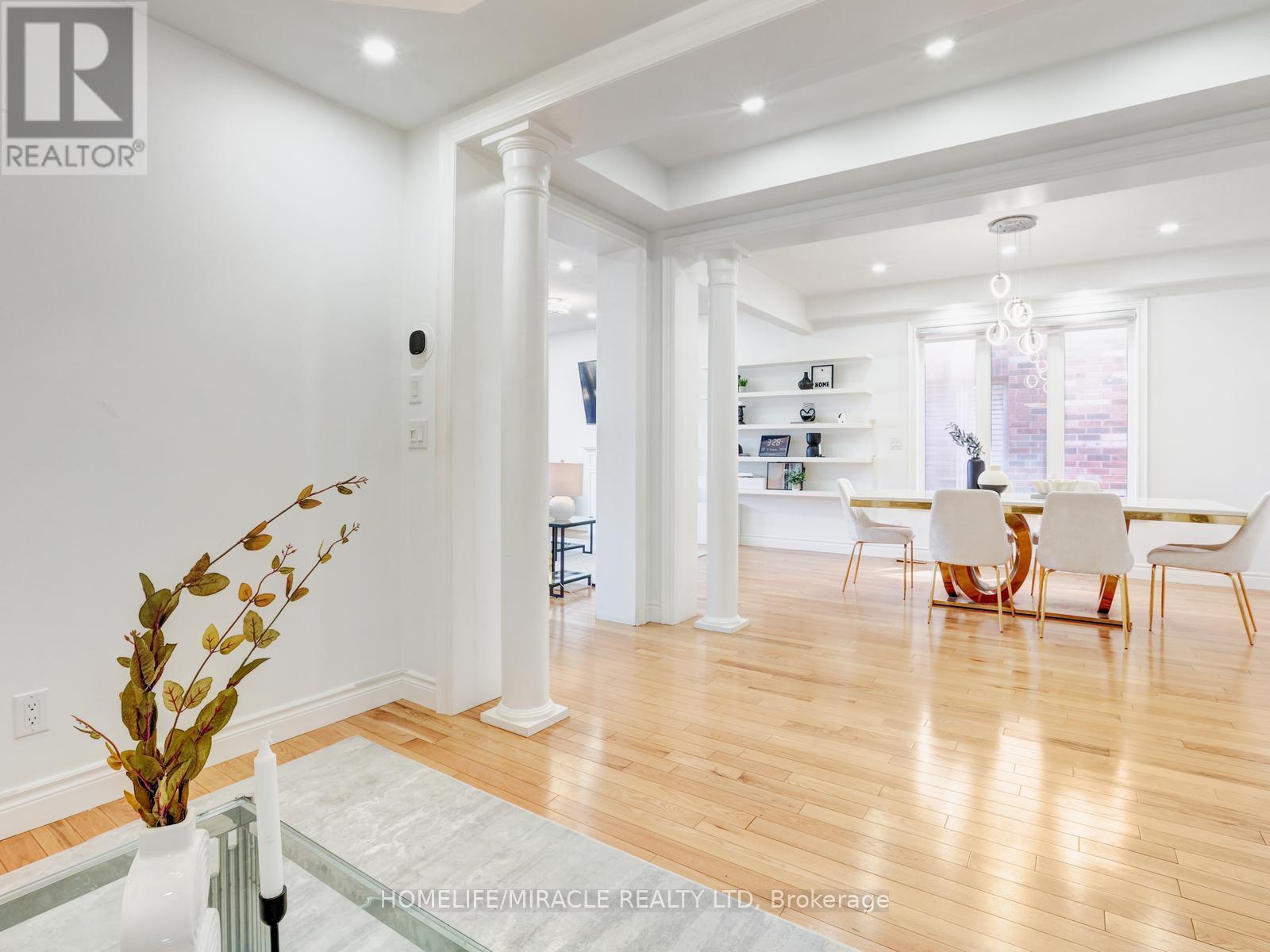 584 PINERY TRAIL, Waterloo, Ontario, N2V2Y3 — Photo 9