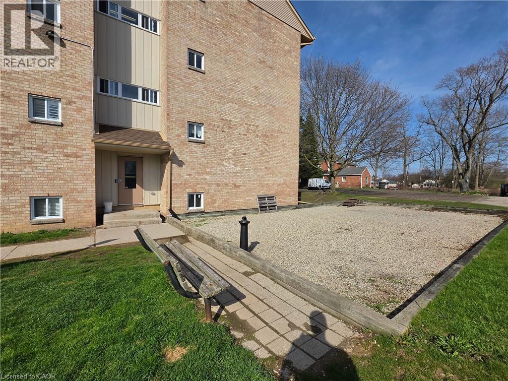 15 HOFSTETTER Avenue Unit# 106, Kitchener, Ontario, N2A3Z7 — Photo 18