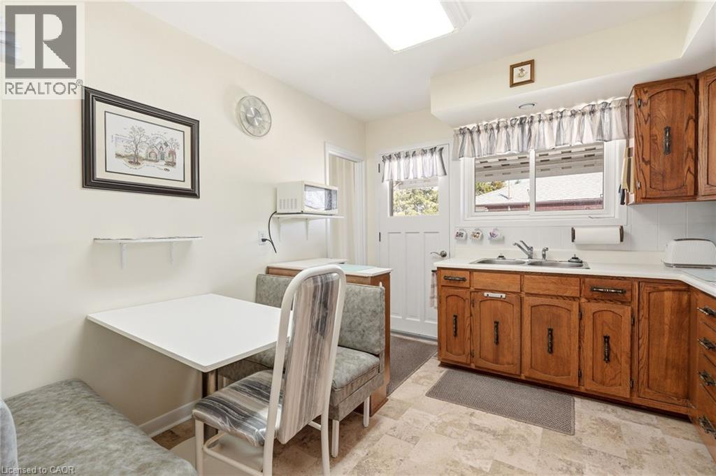 491 WARMINSTER Drive, Oakville, Ontario, L6L4N4 — Photo 9