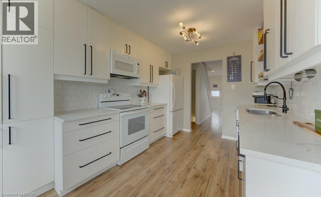 132 BRIGHTON Street Unit# 28, Waterloo, Ontario, N2J4S6 — Photo 18