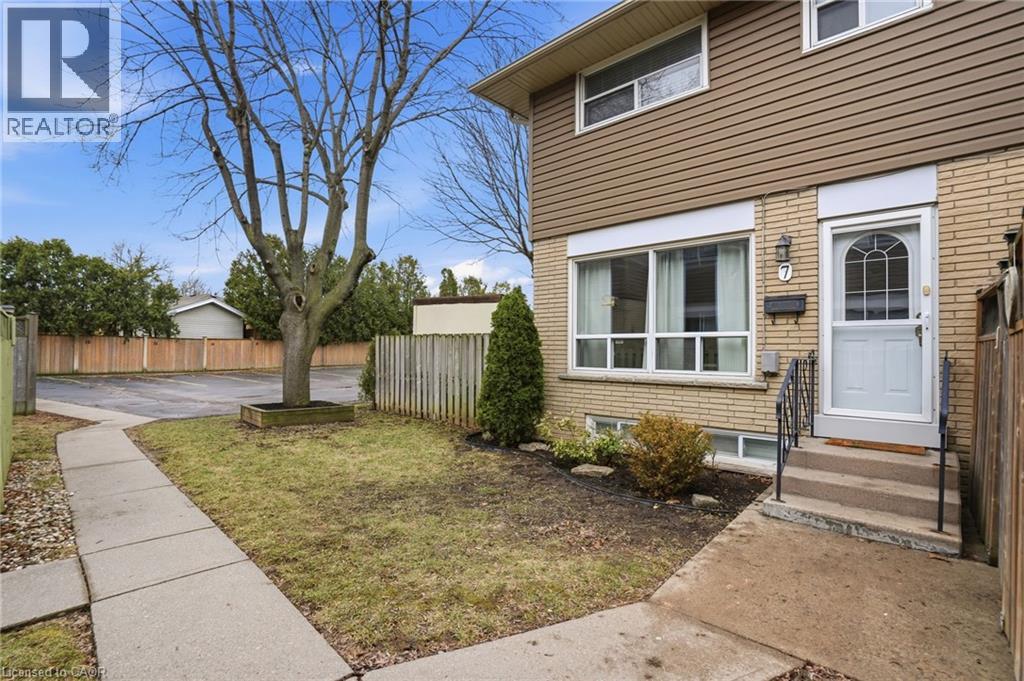 914 MOHAWK Road Unit# 7, Hamilton, Ontario, L8T2R8 — Photo 3