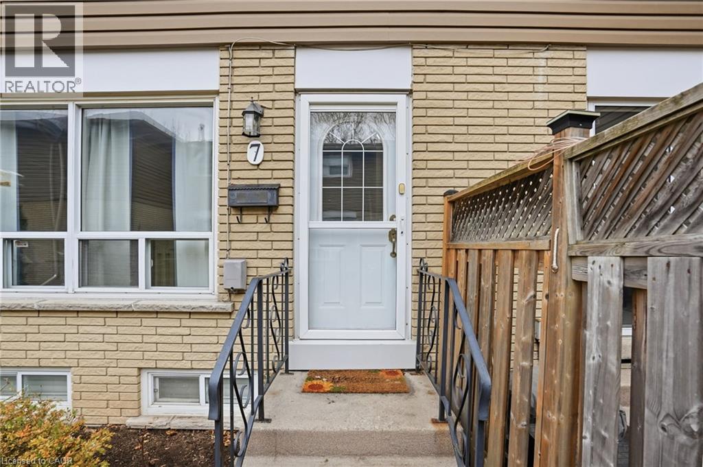 914 MOHAWK Road Unit# 7, Hamilton, Ontario, L8T2R8 — Photo 4