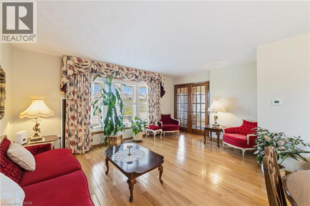 546 DICENZO Drive, Hamilton, Ontario, L9C2C3 — Photo 10