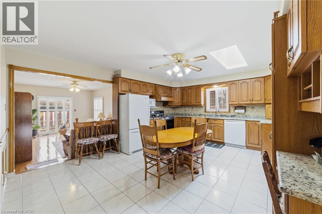 546 DICENZO Drive, Hamilton, Ontario, L9C2C3 — Photo 12