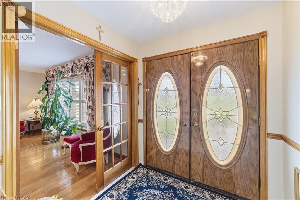 546 DICENZO Drive, Hamilton, Ontario, L9C2C3 — Photo 6