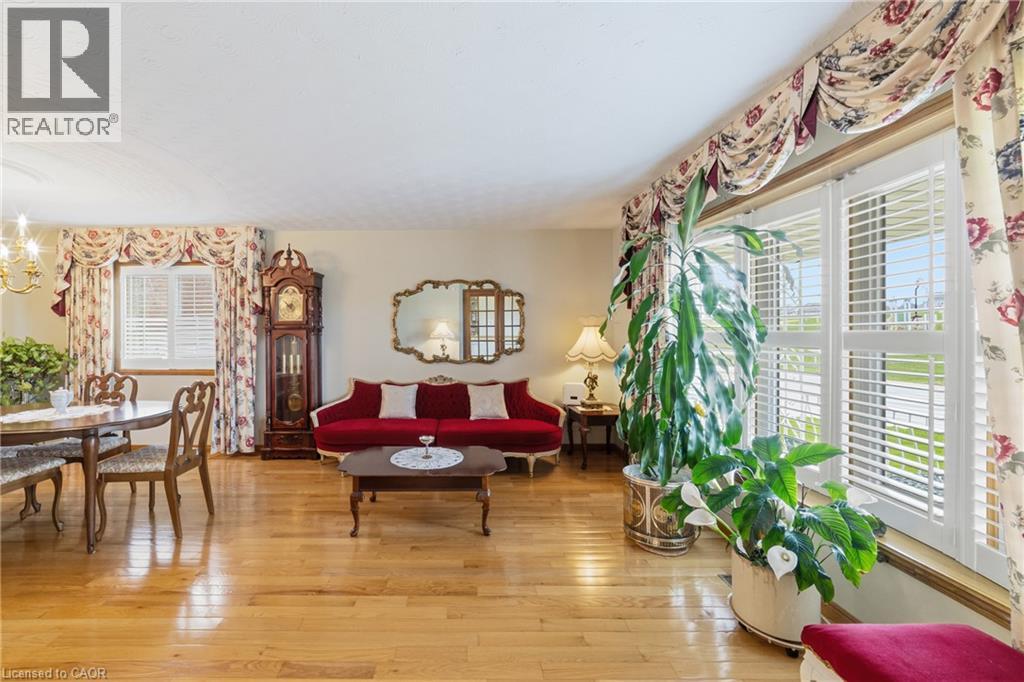 546 DICENZO Drive, Hamilton, Ontario, L9C2C3 — Photo 7