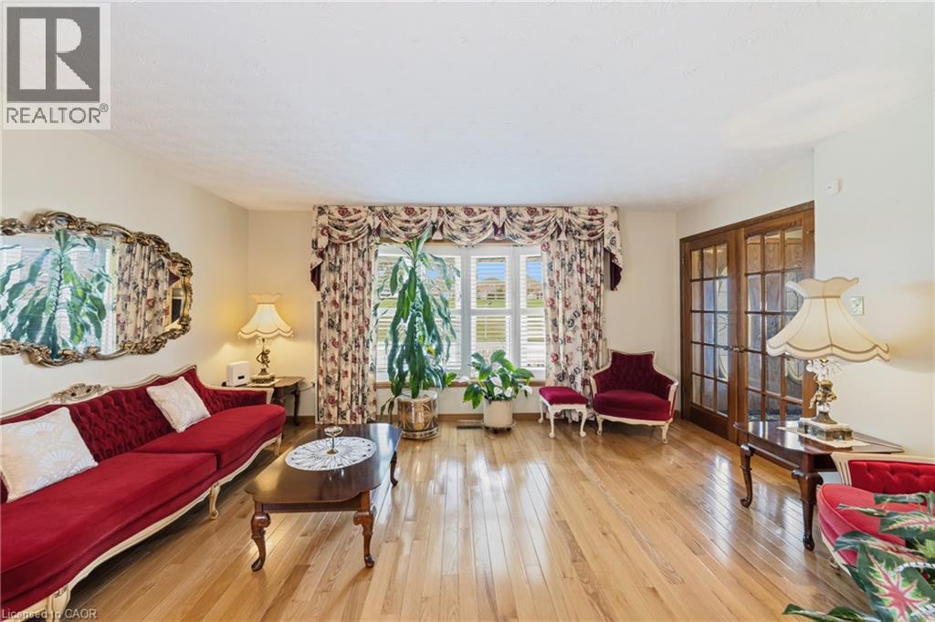 546 DICENZO Drive, Hamilton, Ontario, L9C2C3 — Photo 8