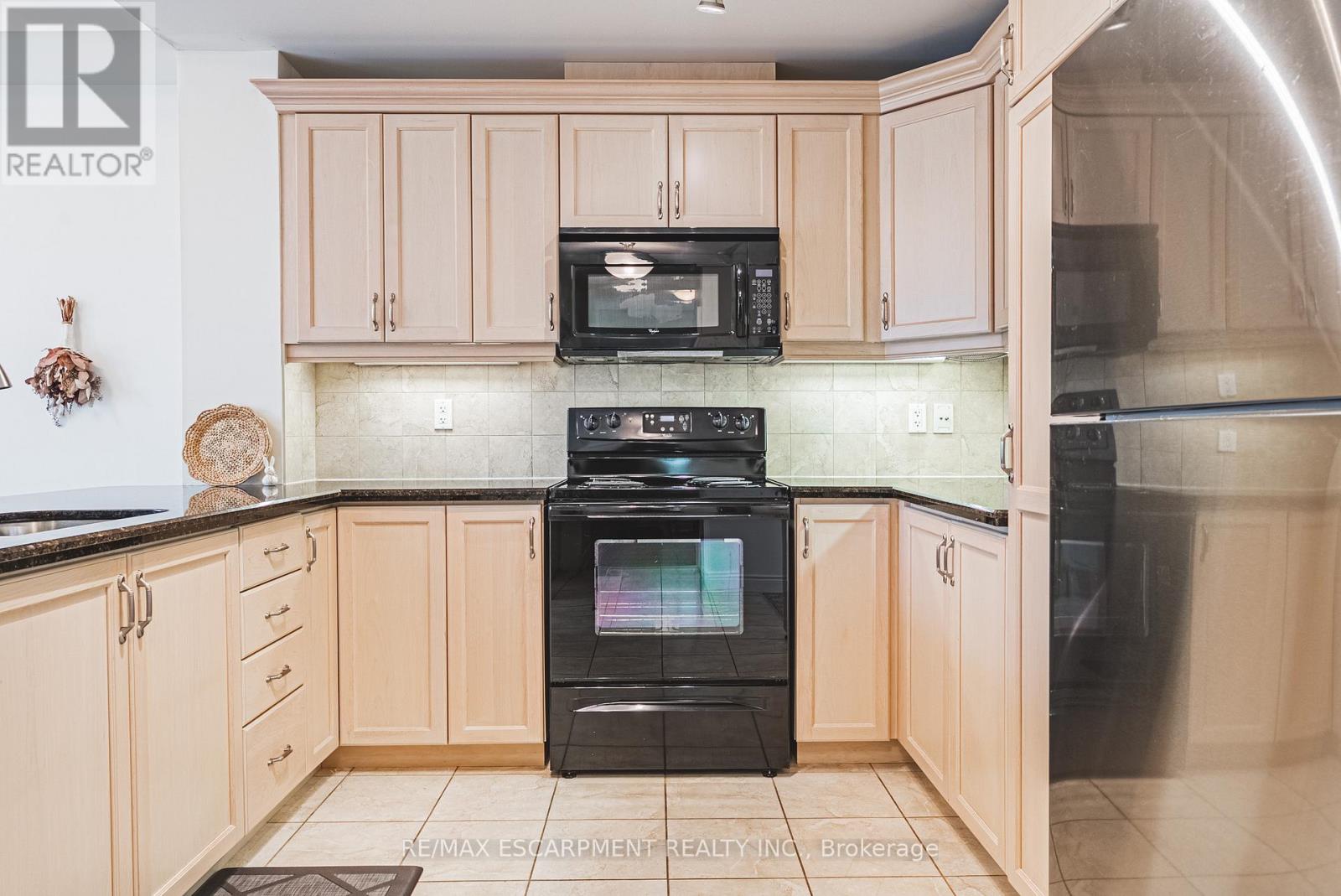 312 - 125 WILSON STREET W, Hamilton (Ancaster), Ontario, L9G0B3 — Photo 9