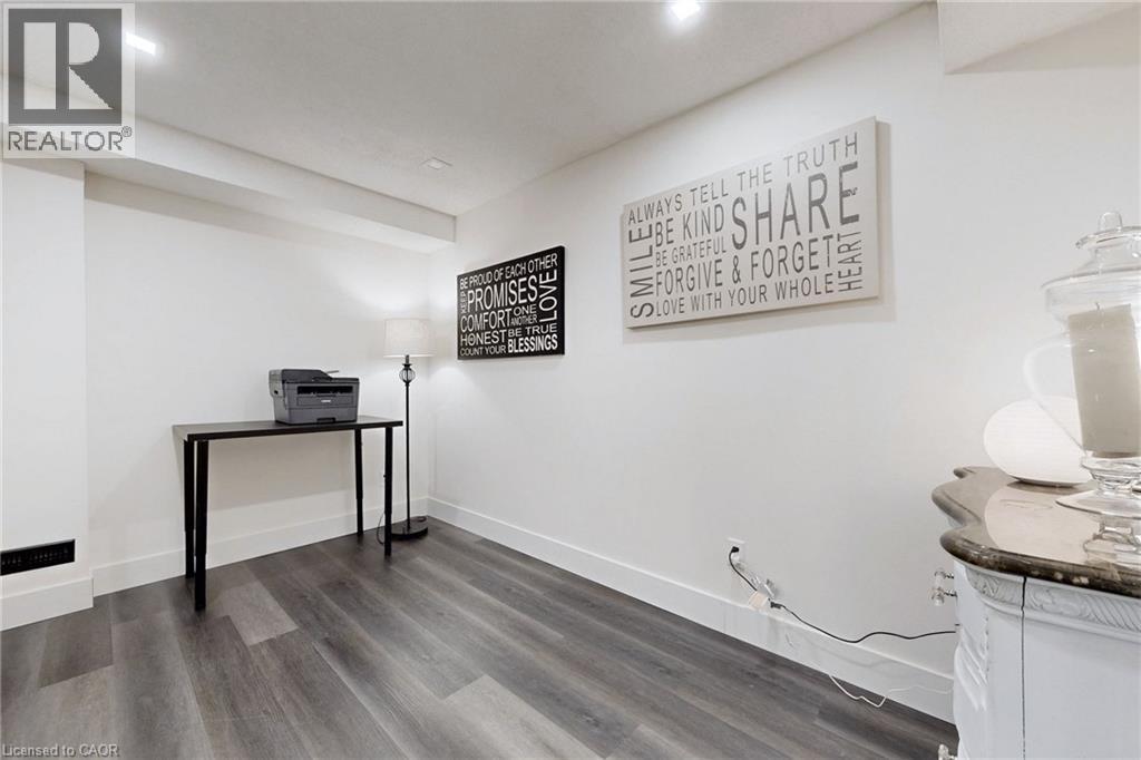 658 MORTIMER Drive, Cambridge, Ontario, N3H5R7 — Photo 33