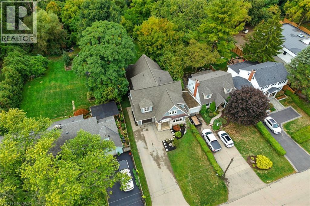 391 PATRICIA Drive, Burlington, Ontario, L7T1J9 — Photo 2