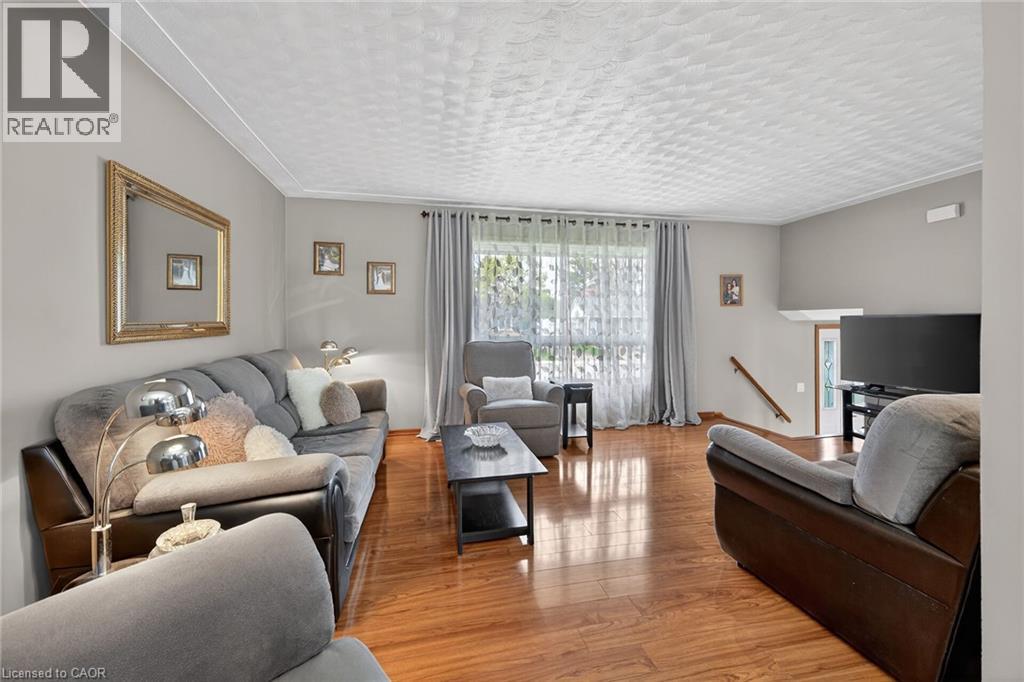 210 COLUMBIA Drive, Hamilton, Ontario, L9C3Y6 — Photo 10