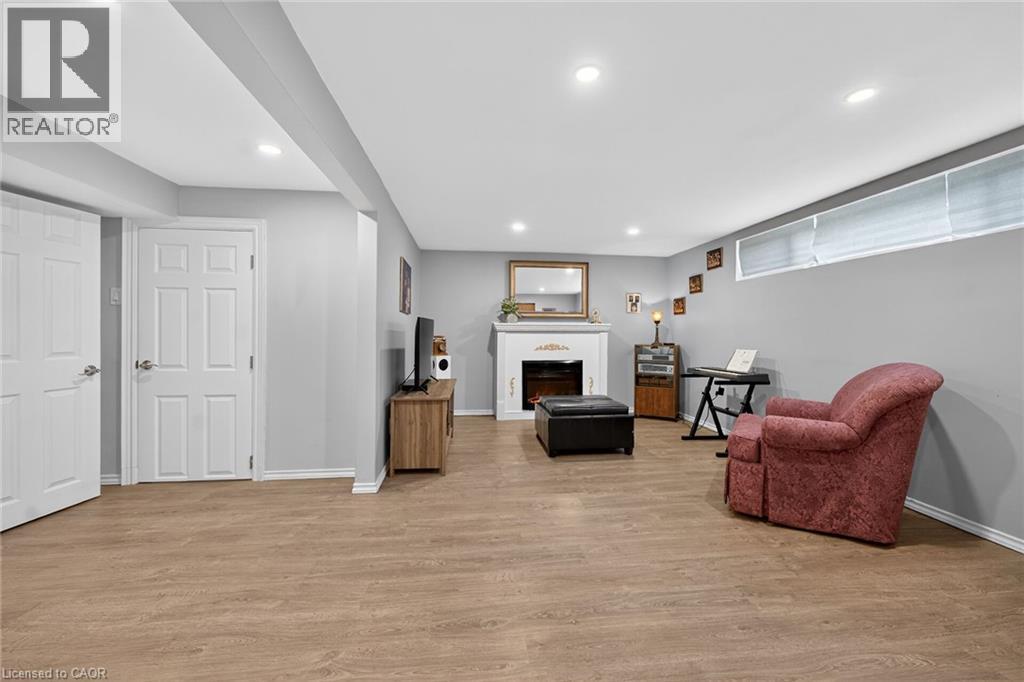 210 COLUMBIA Drive, Hamilton, Ontario, L9C3Y6 — Photo 32