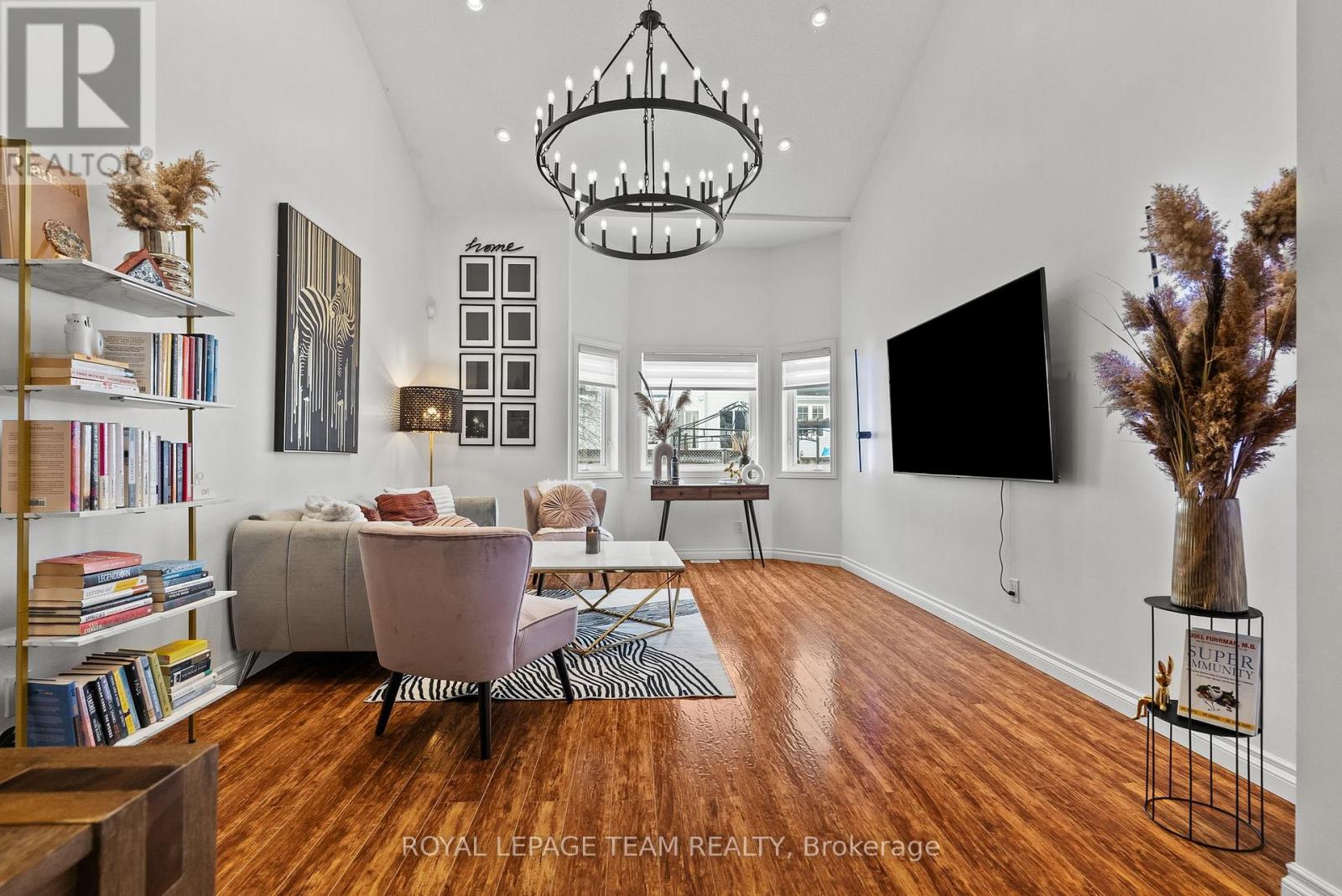 5 MILNER DOWNS CRESCENT, Ottawa, Ontario, K2M2S6 — Photo 2