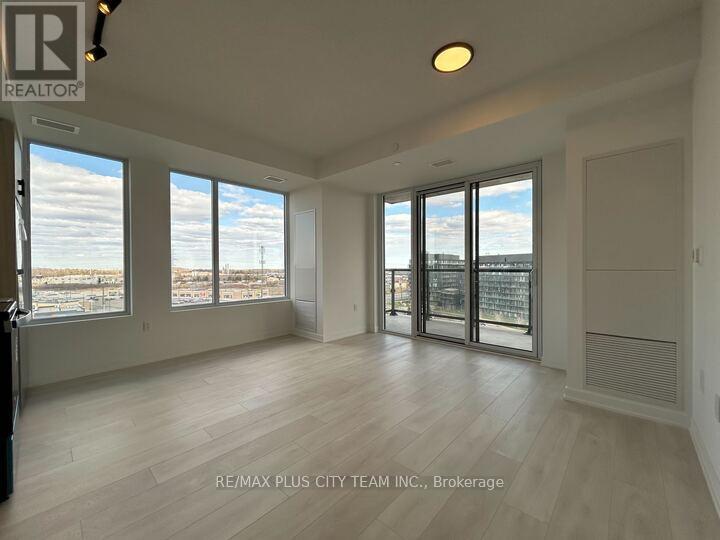 C807 - 4878 POWERS COMMON, Burlington (Alton), Ontario, L7M2B4 — Photo 2