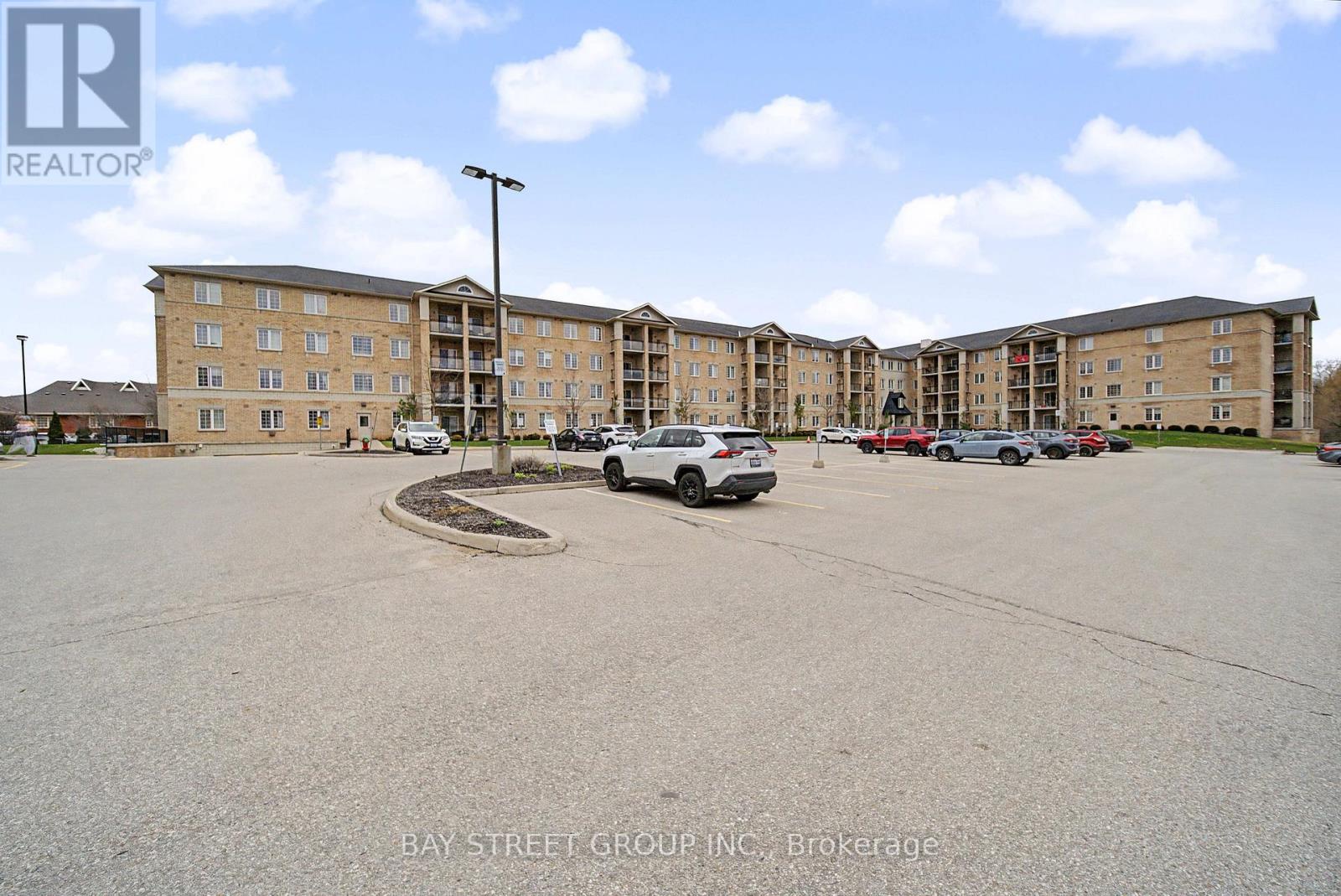 132 - 1077 GORDON STREET, Guelph (Kortright West), Ontario, N1G0E3 — Photo 2