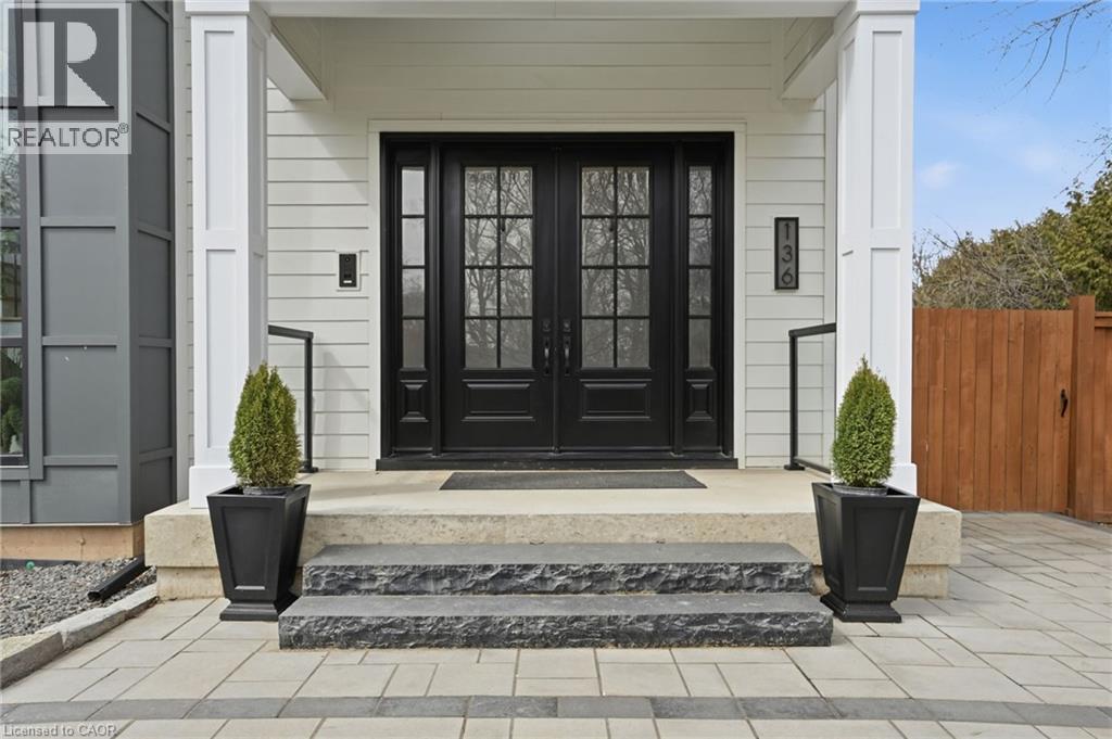 136 ROCKCLIFFE Road, Waterdown, Ontario, L9H7H3 — Photo 3