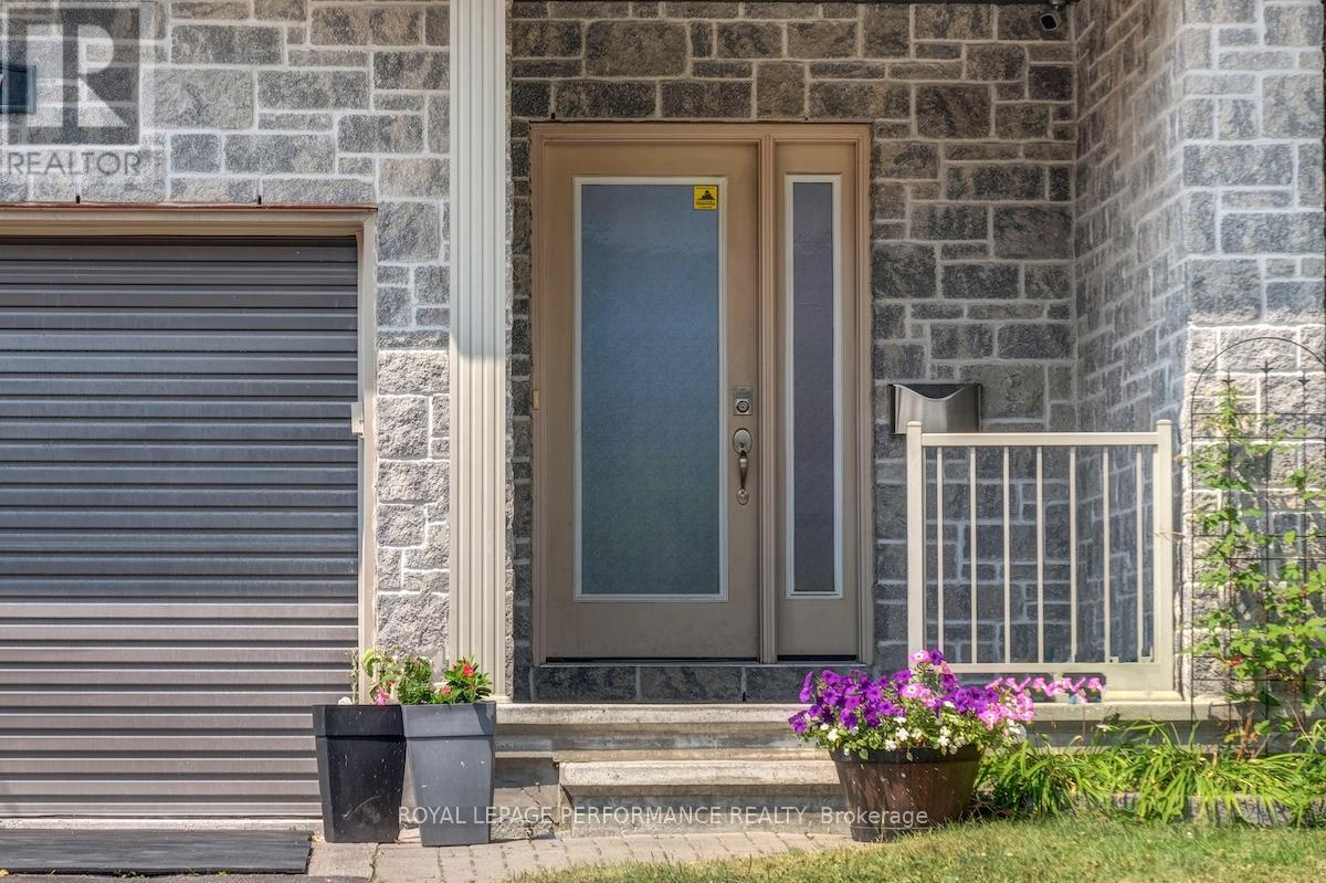 257 CURRELL AVENUE, Ottawa, Ontario, K1Z7J5 — Photo 2