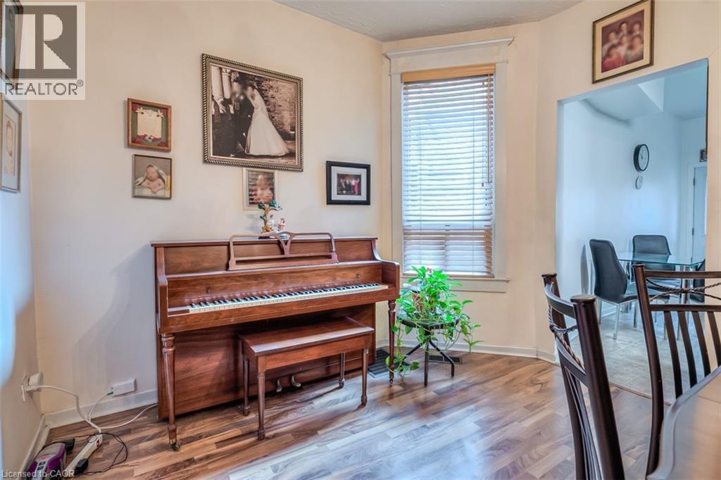 41 SPRINGHURST Avenue, Toronto, Ontario, M6K1B4 — Photo 8