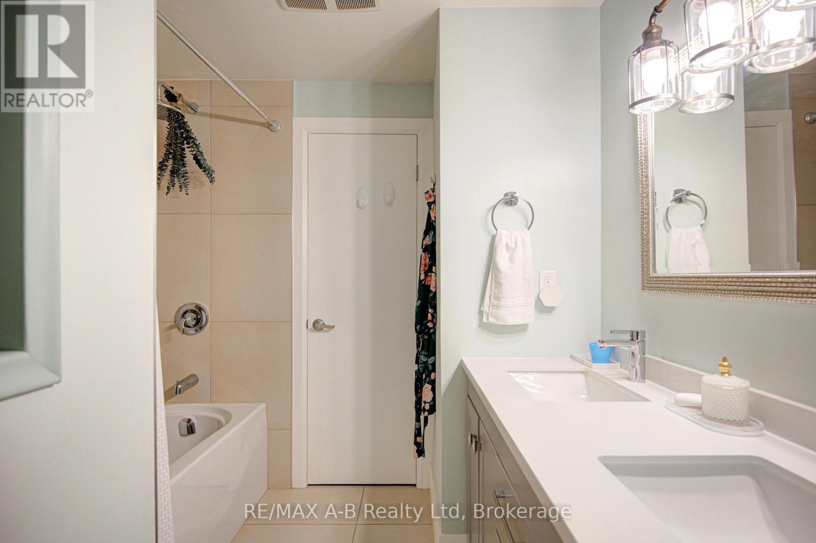 19 LINTON PLACE, Kitchener, Ontario, N2B2K1 — Photo 15