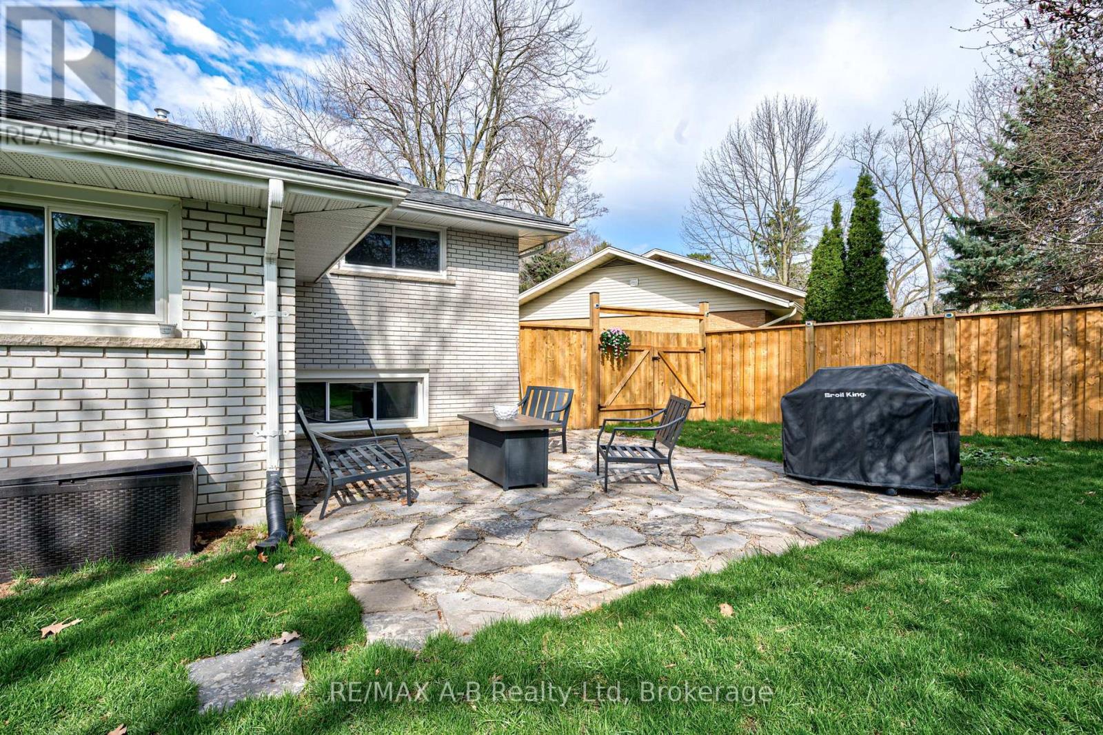 19 LINTON PLACE, Kitchener, Ontario, N2B2K1 — Photo 32