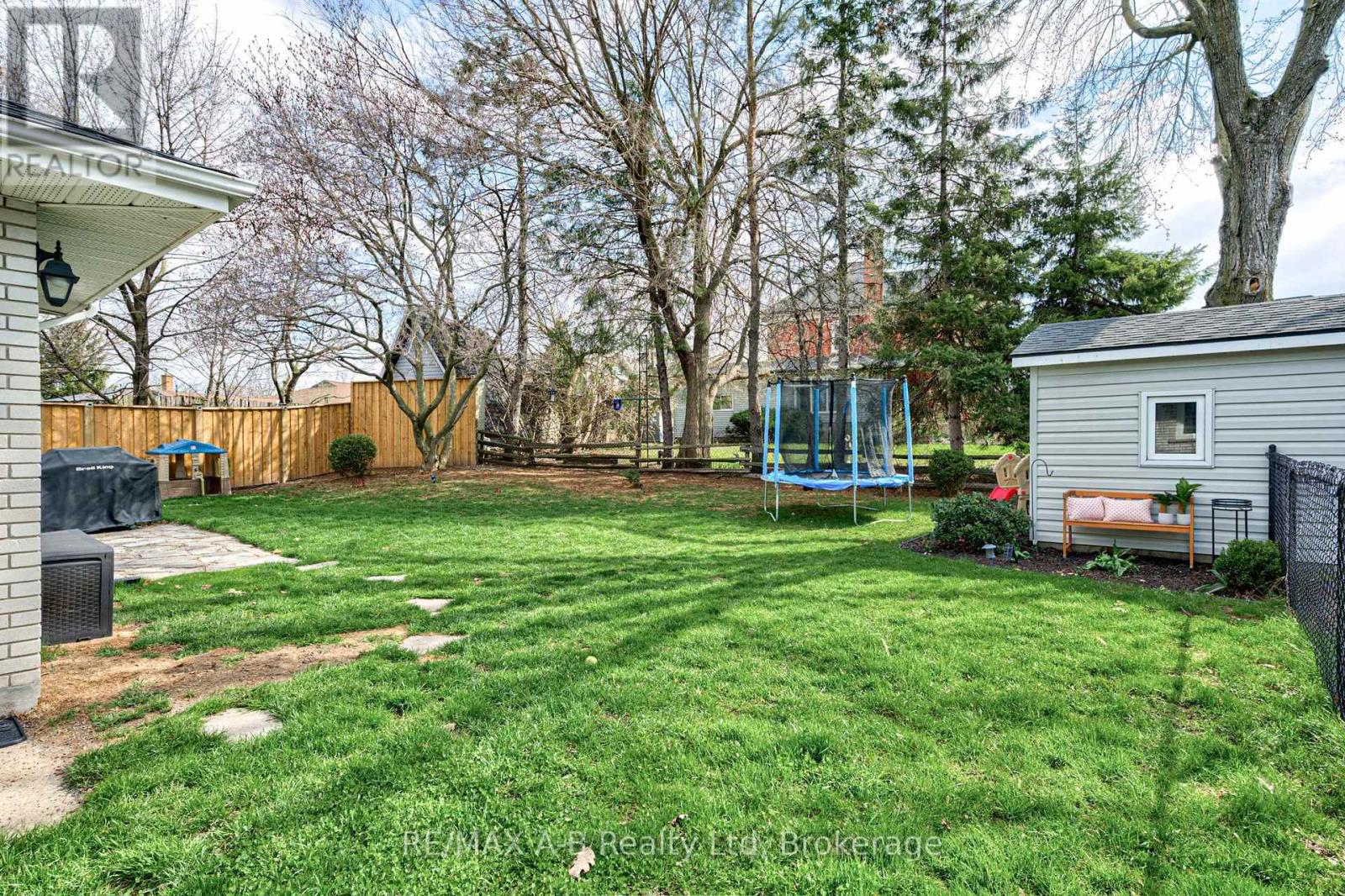 19 LINTON PLACE, Kitchener, Ontario, N2B2K1 — Photo 34