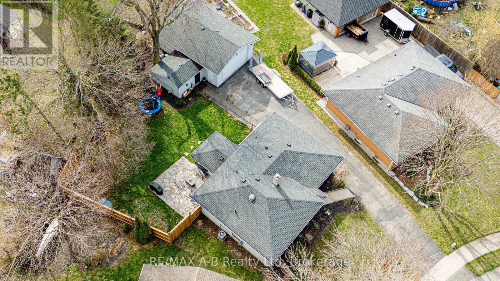 19 LINTON PLACE, Kitchener, Ontario, N2B2K1 — Photo 43