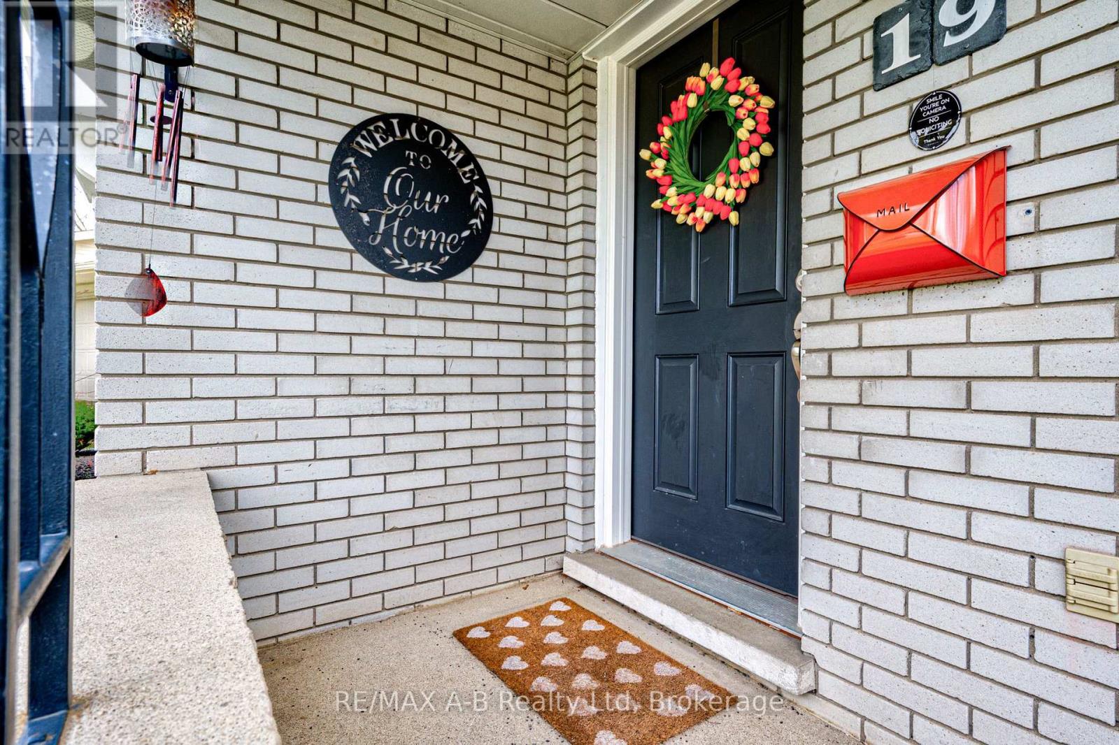 19 LINTON PLACE, Kitchener, Ontario, N2B2K1 — Photo 5
