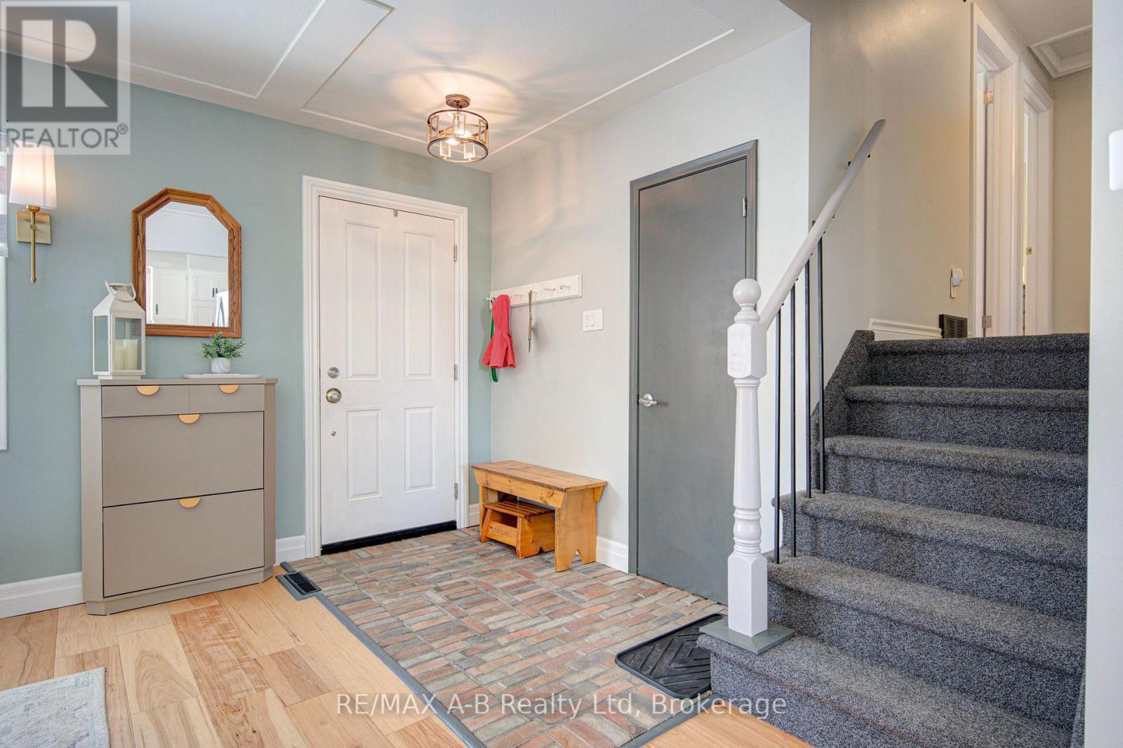 19 LINTON PLACE, Kitchener, Ontario, N2B2K1 — Photo 6