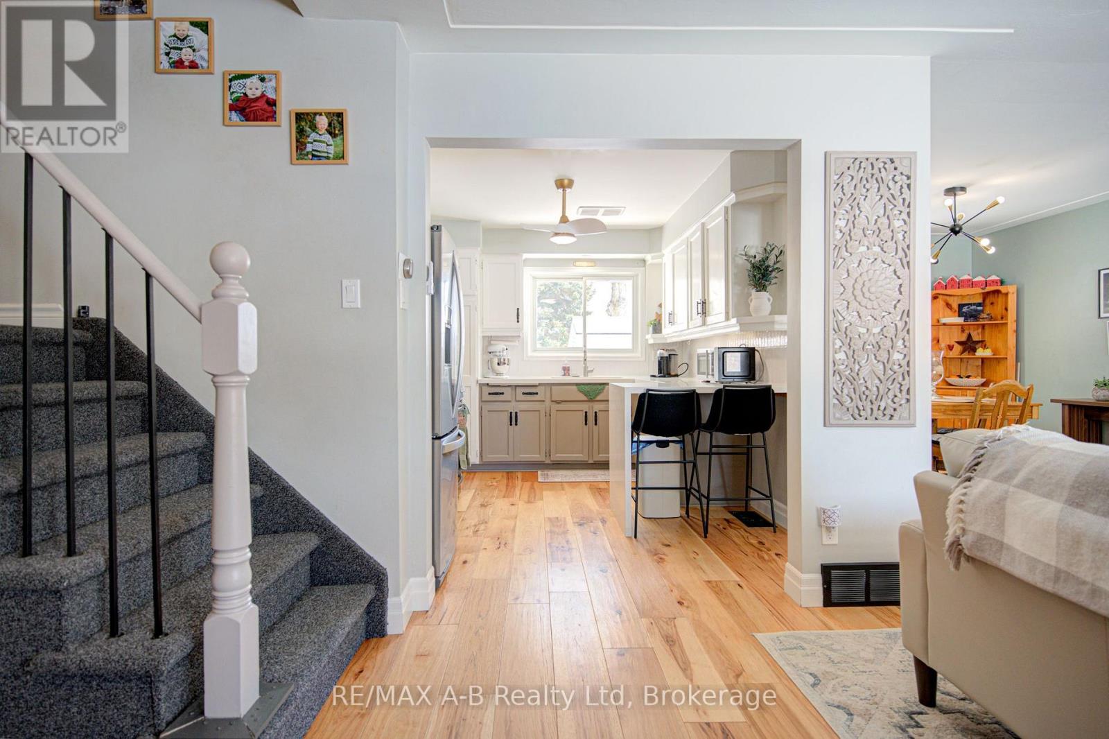 19 LINTON PLACE, Kitchener, Ontario, N2B2K1 — Photo 7